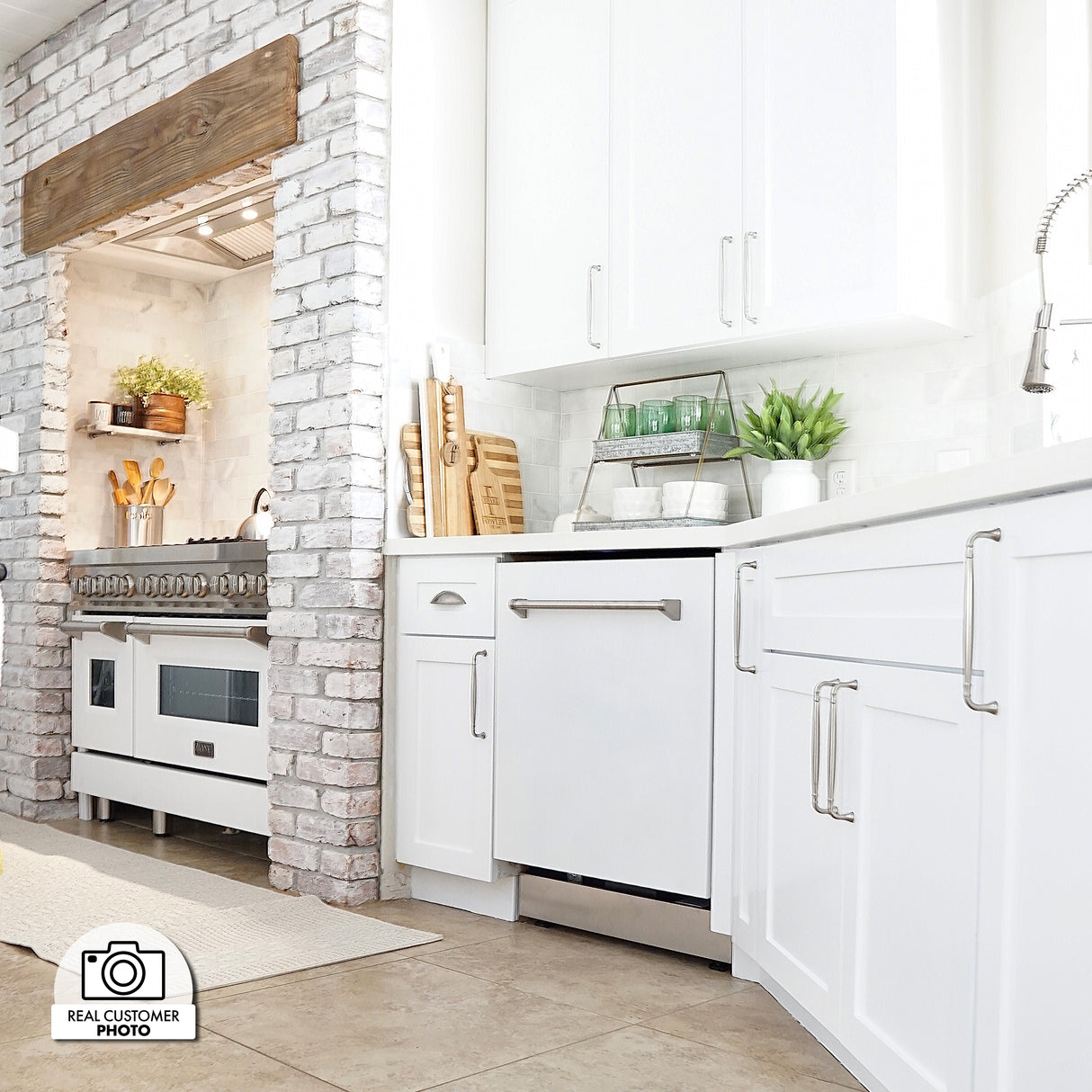 ZLINE 24" White Matte Top Control Built-In Dishwasher with Stainless Steel Tub and Traditional Style Handle, 52dBa (DW-WM-24)