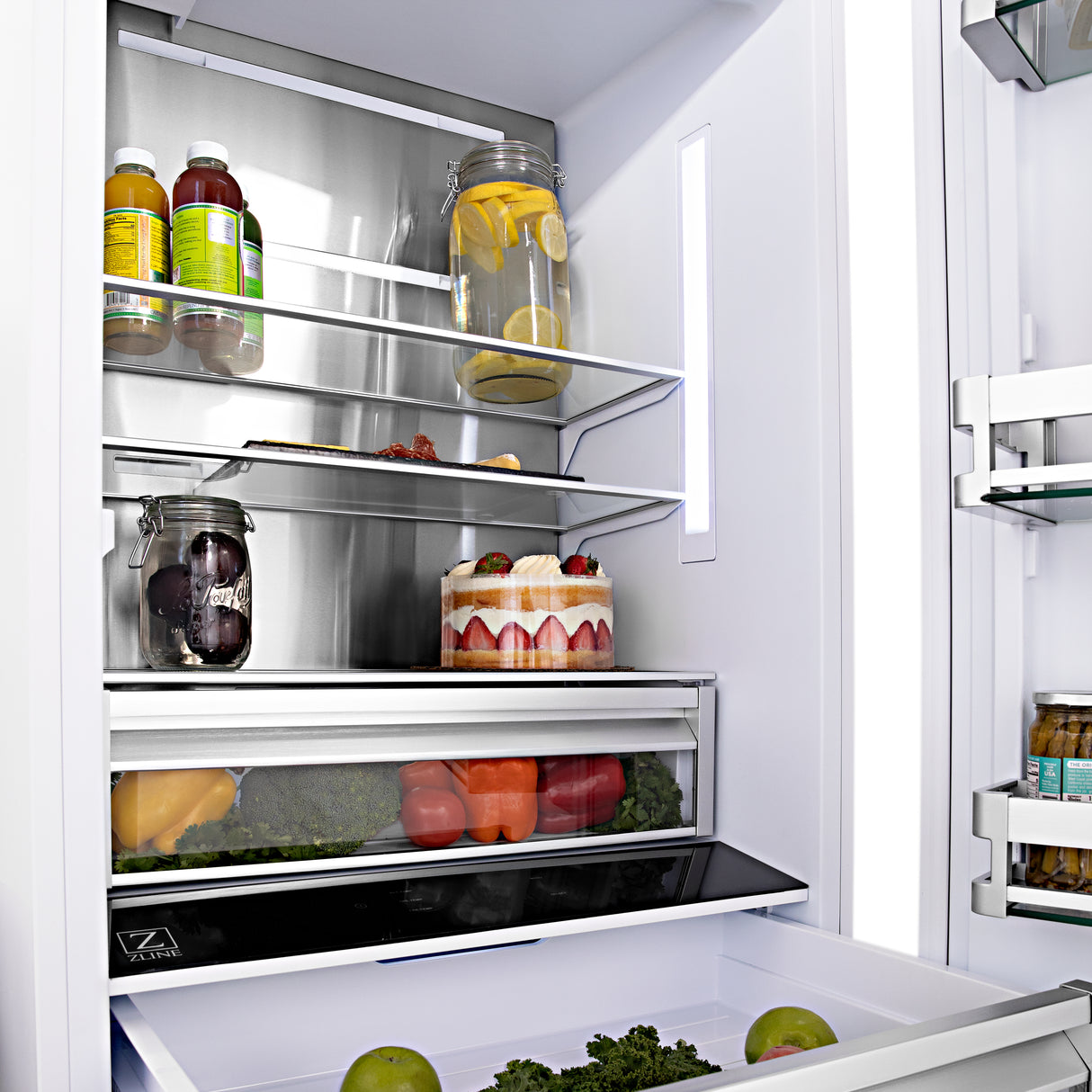 ZLINE 60" Autograph Edition 32.2 cu ft Built-in 4-Door French Door Refrigerator with Internal Water and Ice Dispenser in Stainless Steel with Matte Black Accents (RBIVZ-304-60-MB)