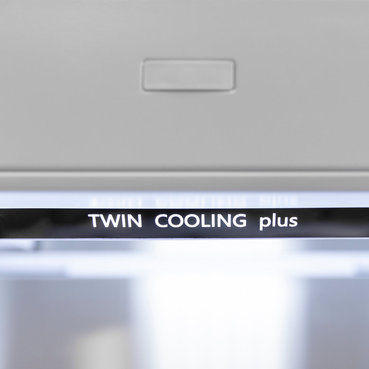 ZLINE 60" Autograph Edition 32.2 cu ft Built-in 4-Door French Door Refrigerator with Internal Water and Ice Dispenser in Stainless Steel with Matte Black Accents (RBIVZ-304-60-MB)