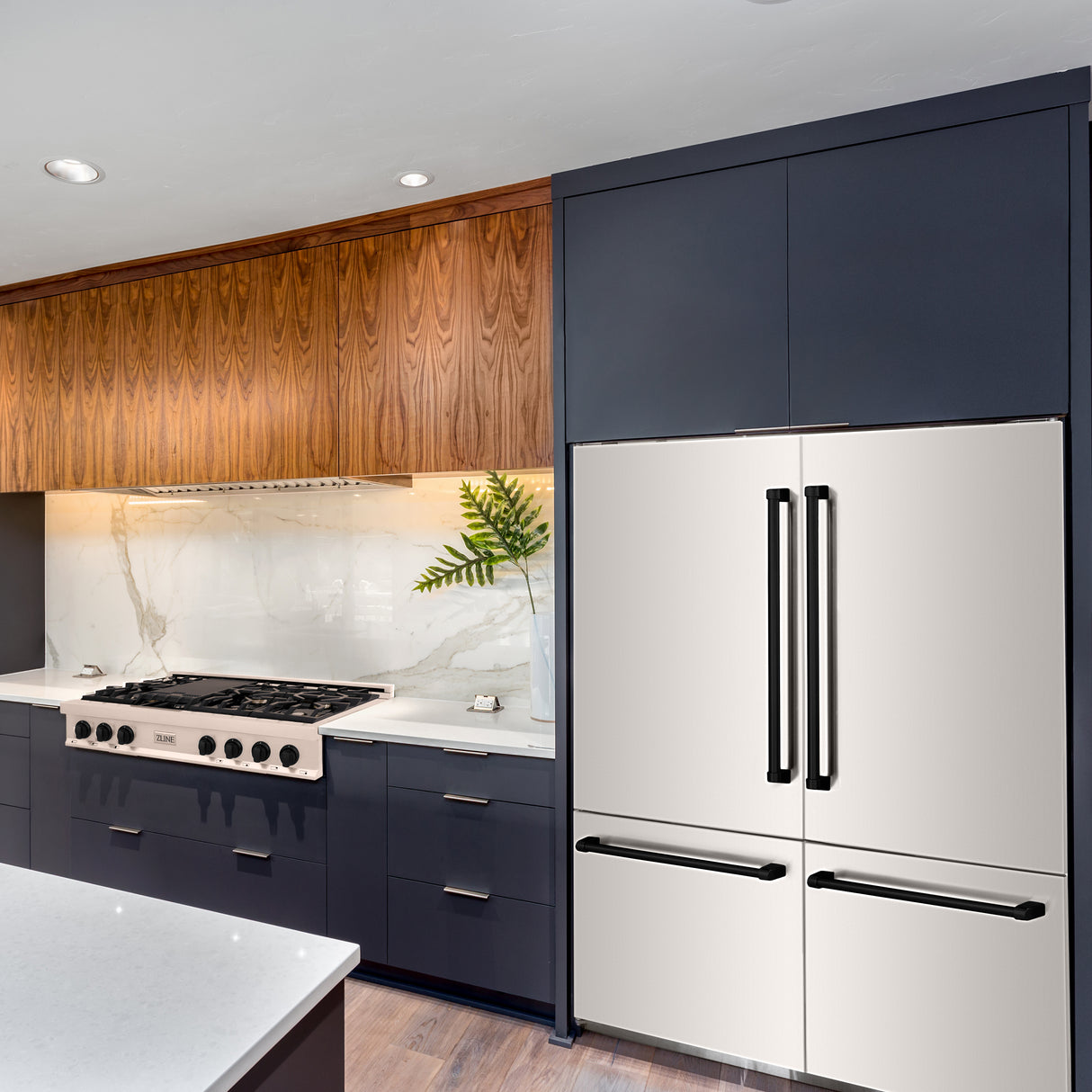 ZLINE 60" Autograph Edition 32.2 cu ft Built-in 4-Door French Door Refrigerator with Internal Water and Ice Dispenser in Stainless Steel with Matte Black Accents (RBIVZ-304-60-MB)