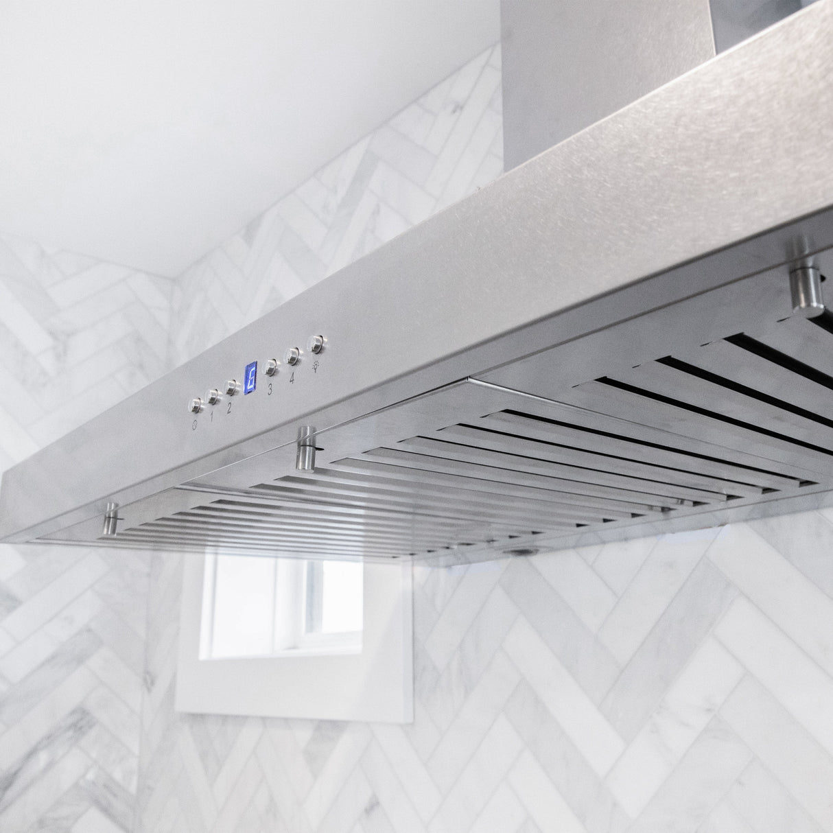 ZLINE 36" Convertible Vent Wall Mount Range Hood in Fingerprint Resistant Stainless Steel (8KL3S-36)