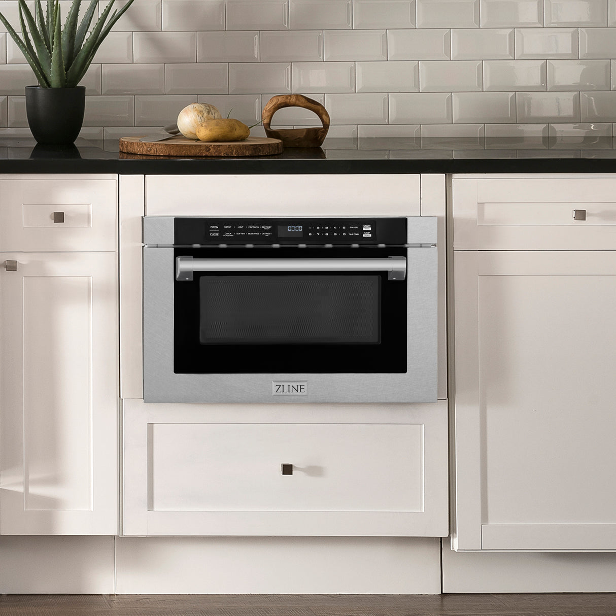 ZLINE 24" 1.2 cu ft Built-in Microwave Drawer with a Traditional Handle in Fingerprint Resistant Stainless Steel (MWD-1-SS-H)