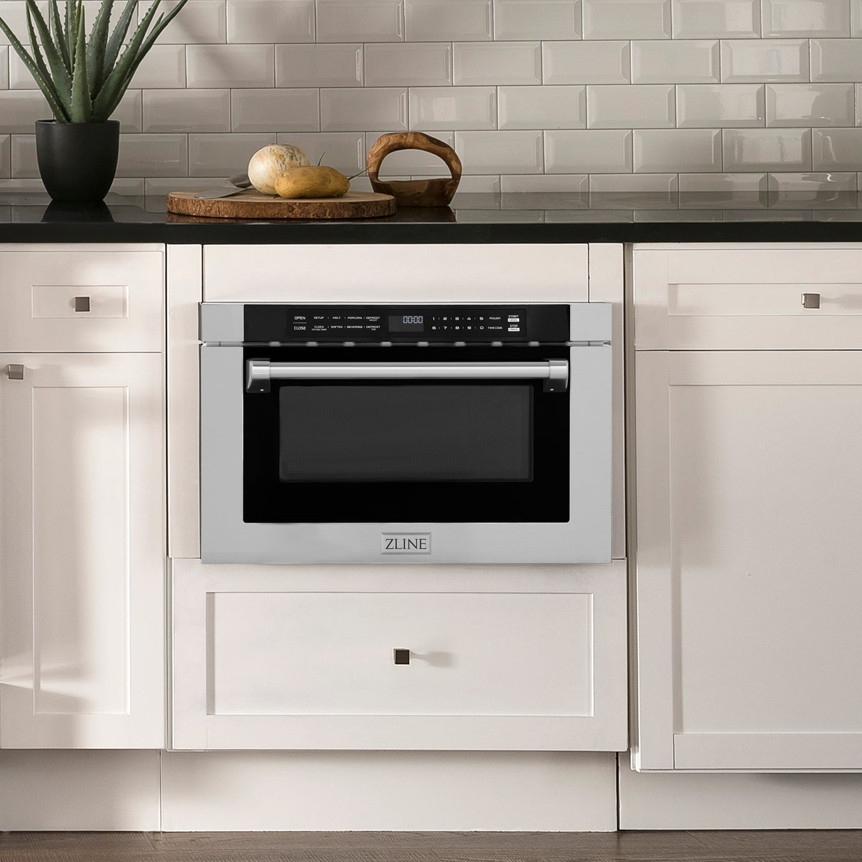 ZLINE 24" 1.2 cu ft Built-in Microwave Drawer with a Traditional Handle in Stainless Steel (MWD-1-H)