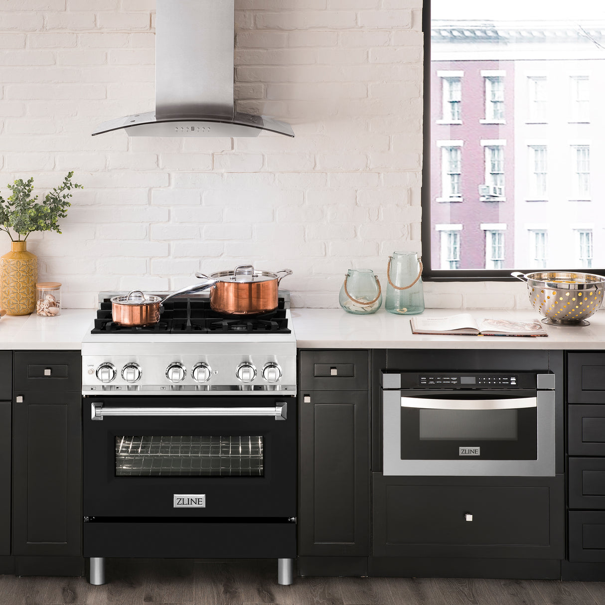 ZLINE 30" 4.0 cu ft Dual Fuel Range with Gas Stove and Electric Oven in Stainless Steel and Black Matte Door (RA-BLM-30)