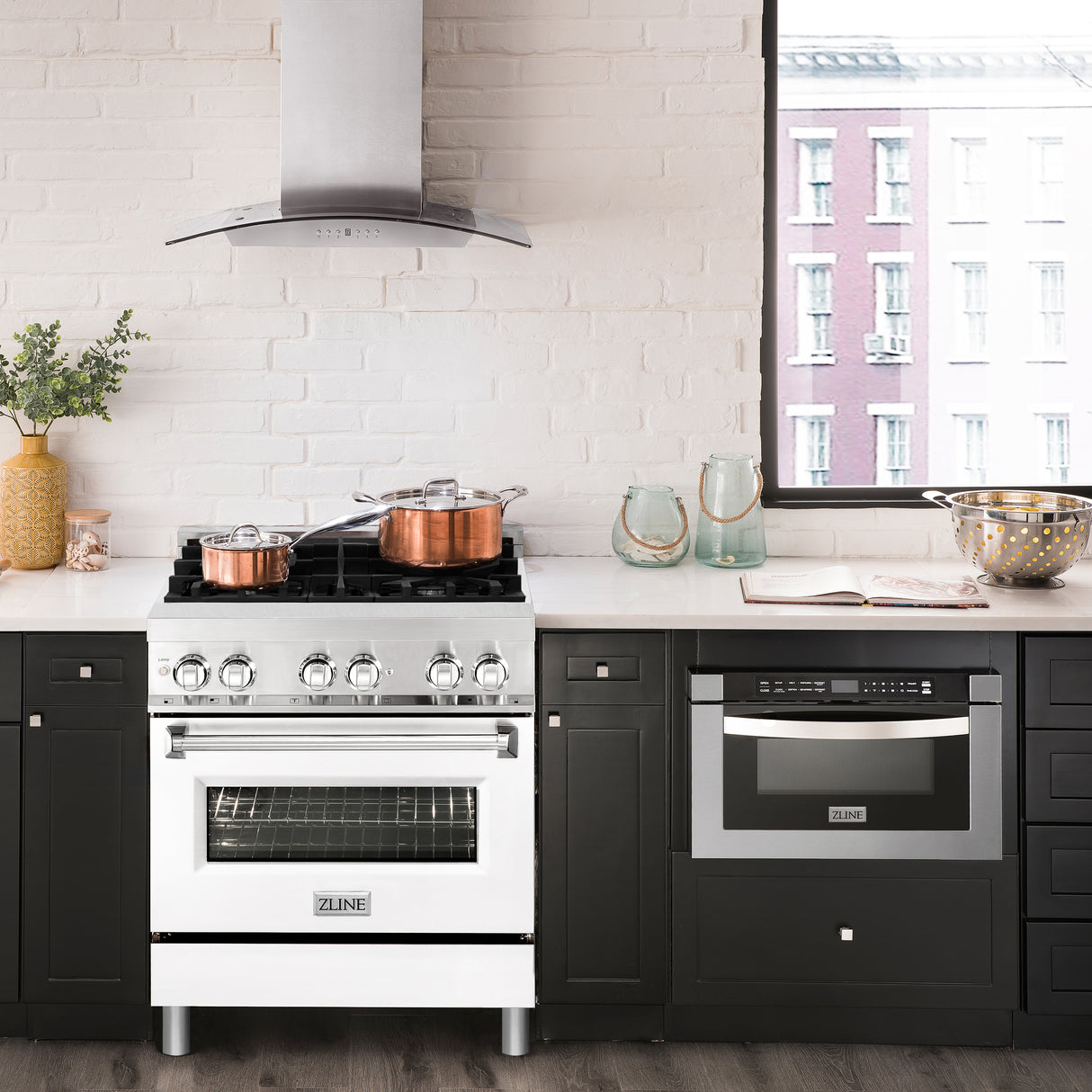 ZLINE 30" 4.0 cu ft Dual Fuel Range with Gas Stove and Electric Oven in Stainless Steel and White Matte Door (RA-WM-30)