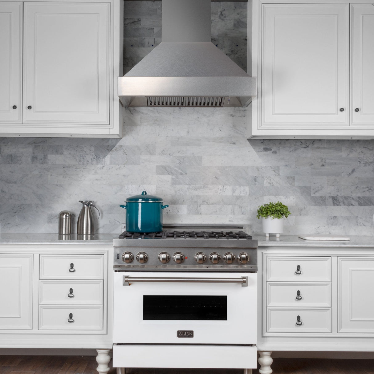 ZLINE 48" Fingerprint Resistant Stainless Steel Range Hood (8654SN-48)