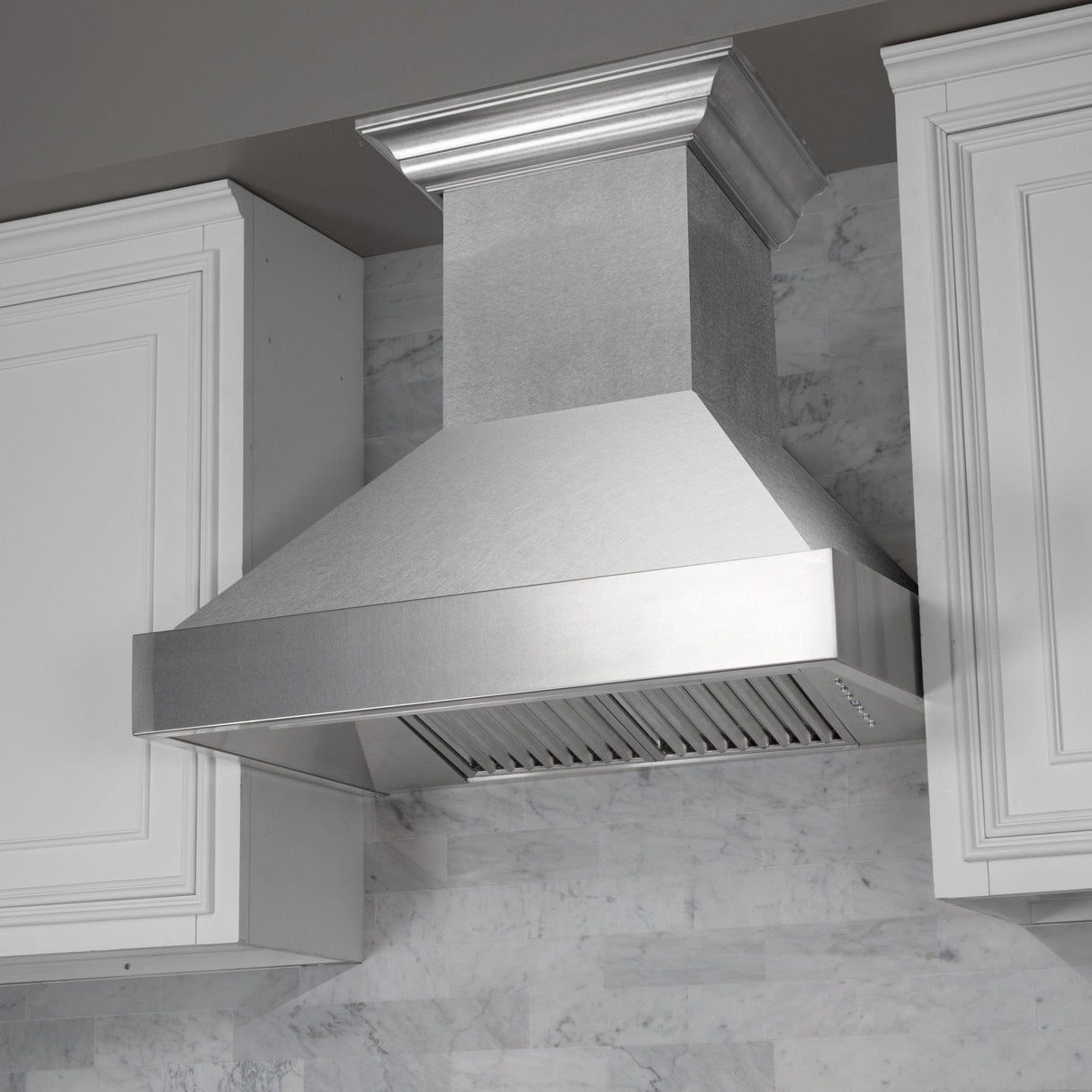 ZLINE 48" Fingerprint Resistant Stainless Steel Range Hood (8654SN-48)