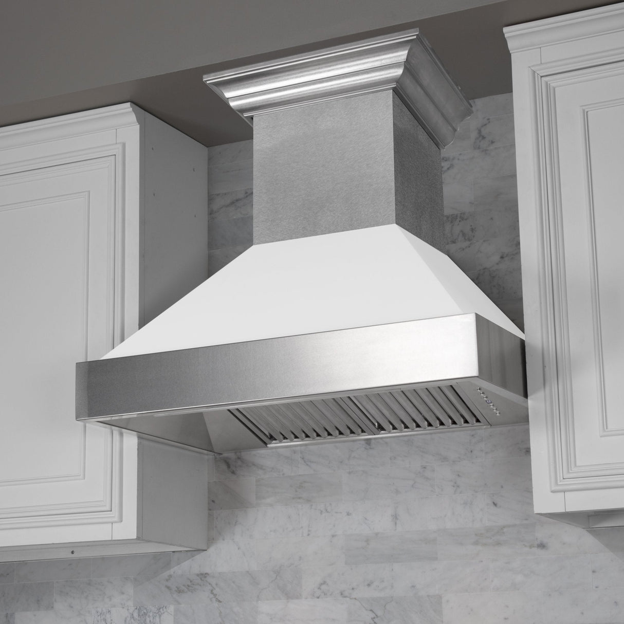 ZLINE 30" Ducted Fingerprint Resistant Stainless Steel Range Hood with White Matte Shell (8654WM-30)