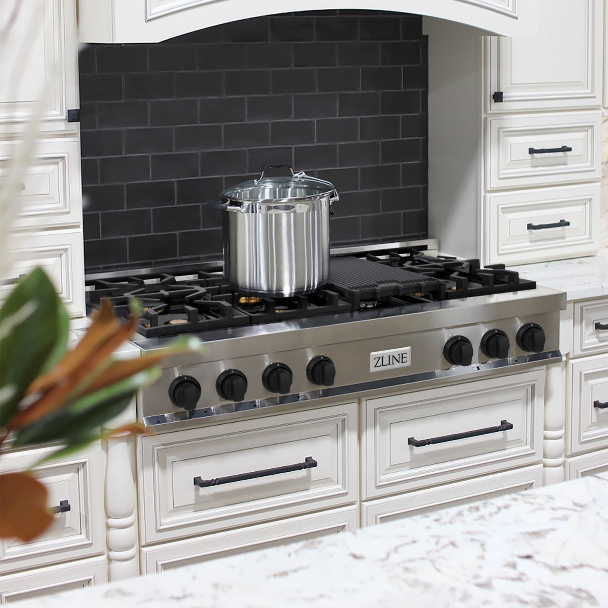 ZLINE Autograph Edition 48" Porcelain Rangetop with 7 Gas Burners in Stainless Steel and Matte Black Accents (RTZ-48-MB)